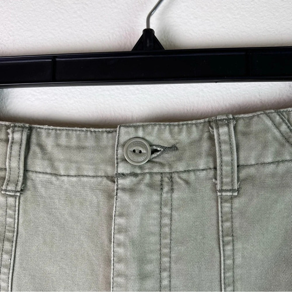 Tommy Hilfiger Denim Jean Shorts (8) Green/Beige Color, Embroidered Patch - Picture 5 of 8